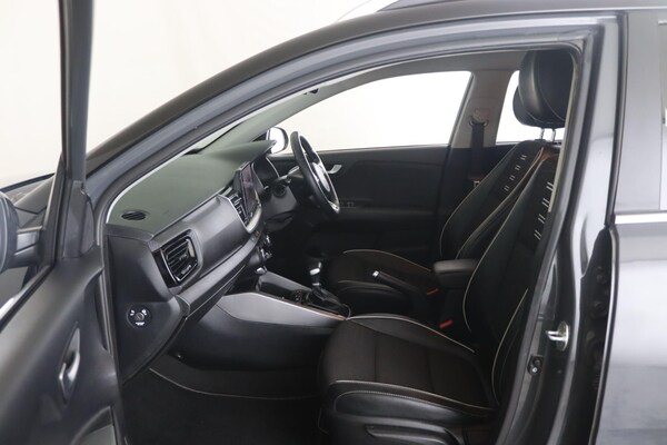Used Kia Stonic 2022 for sale - 76214836: Photo 9