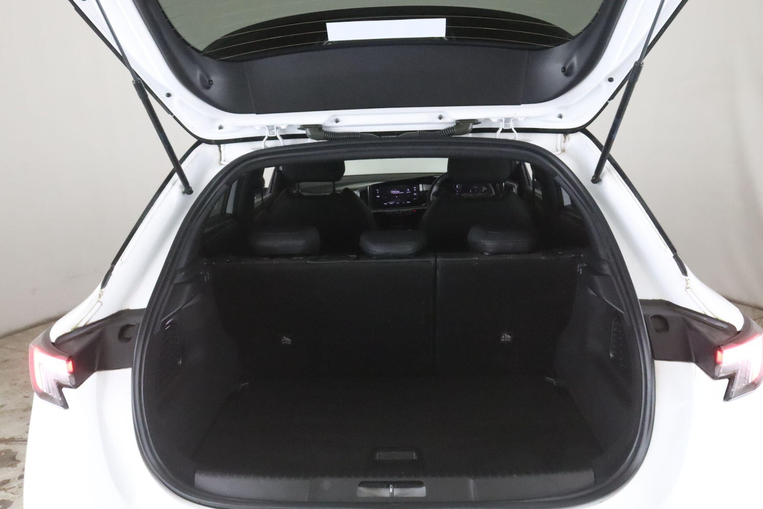 Used Vauxhall Mokka Electric 2023 for sale - 76832638: Photo 14