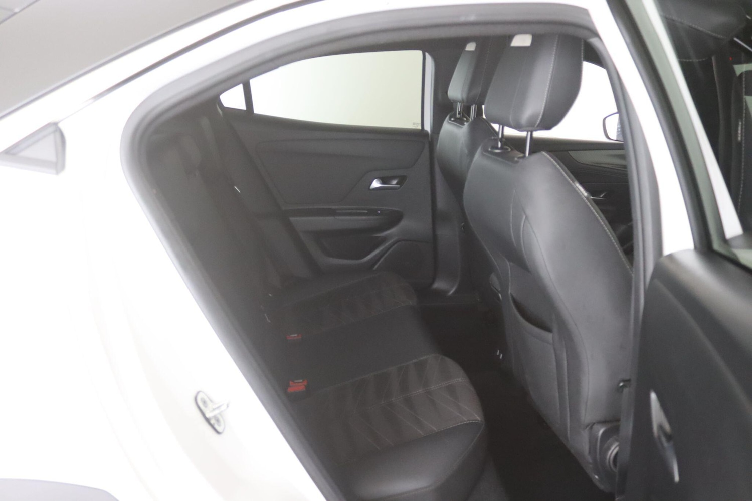 Used Vauxhall Mokka Electric 2023 for sale - 76832638: Photo 15