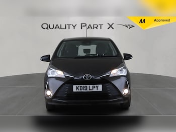Used Toyota Yaris 2019 for sale - 76042551: Photo 2