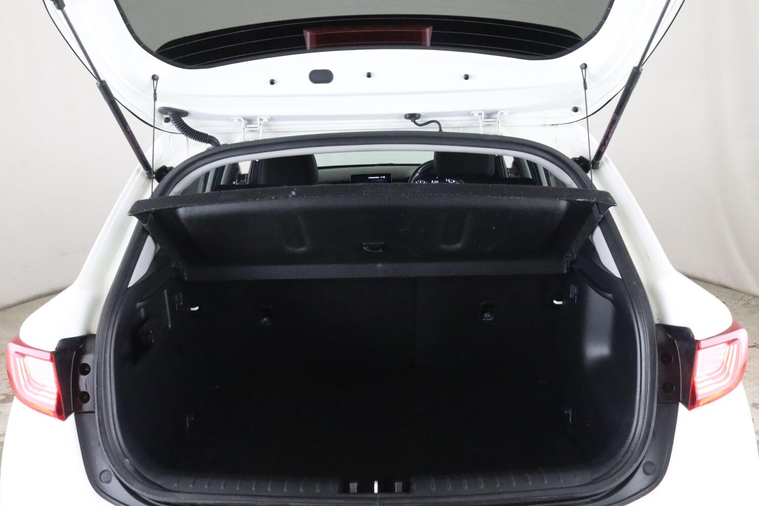 Used Kia Stonic 2022 for sale - 76549064: Photo 15