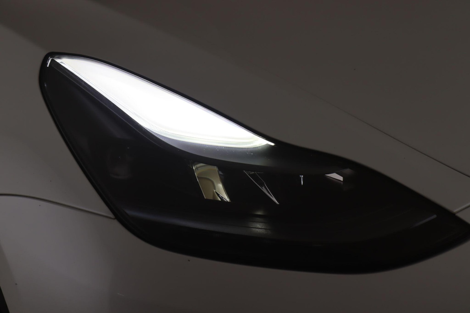 Used Tesla Model 3 for sale - 77683630: Photo 9