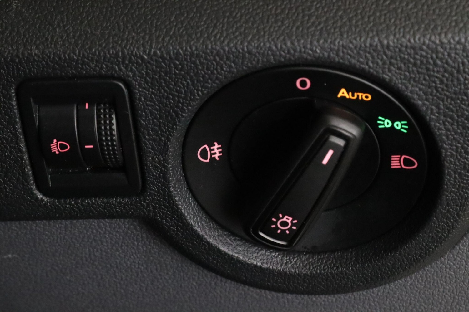 Used Volkswagen T-Cross 2019 for sale - 76137288: Photo 16