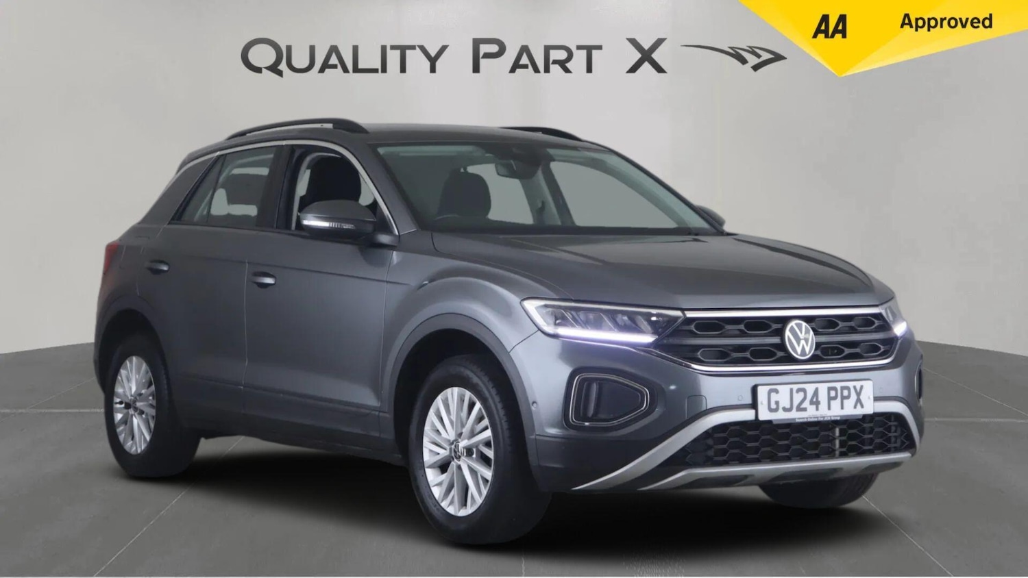 Used Volkswagen T-Roc 2024 for sale - 76213907: Photo 1
