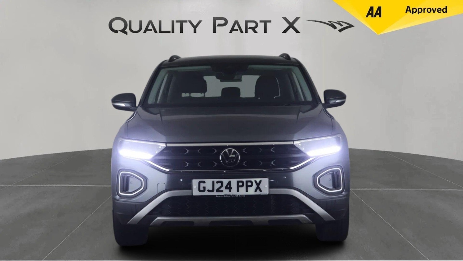 Used Volkswagen T-Roc 2024 for sale - 76213907: Photo 2