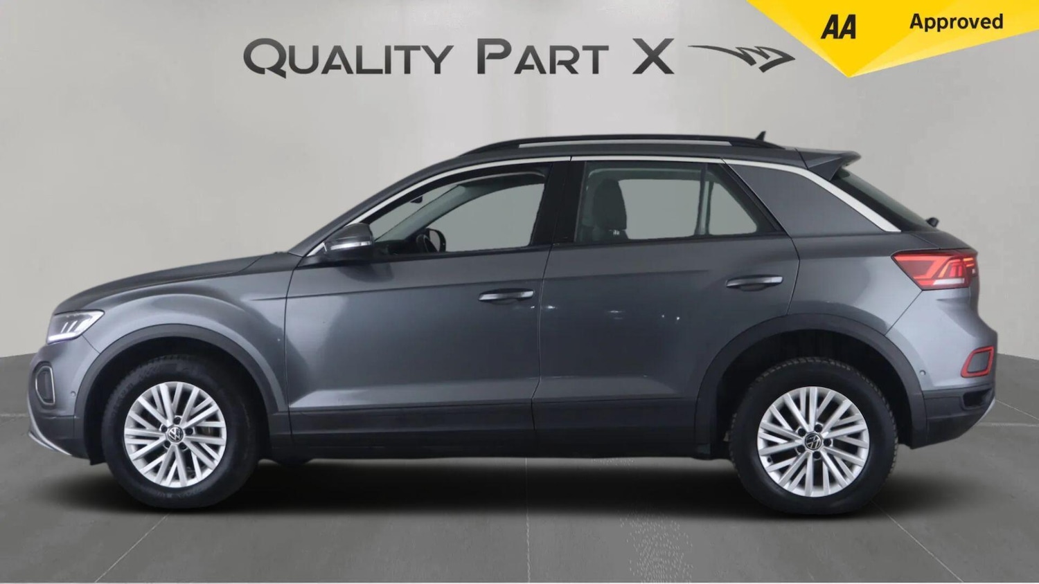 Used Volkswagen T-Roc 2024 for sale - 76213907: Photo 4