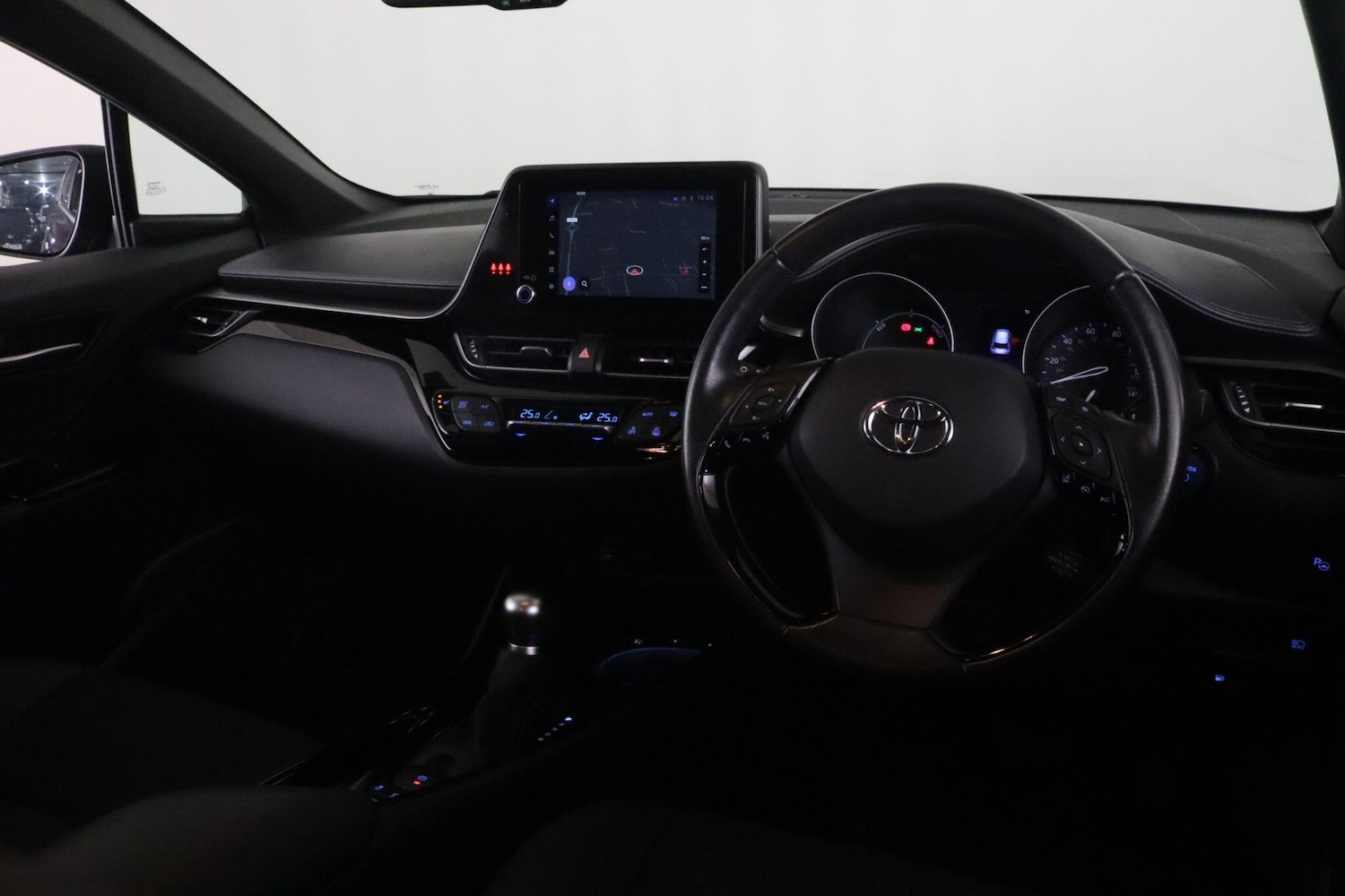 Used Toyota C-HR 2022 for sale - 76283463: Photo 15