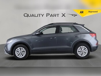 Used Volkswagen T-Roc 2024 for sale - 75431388: Photo
