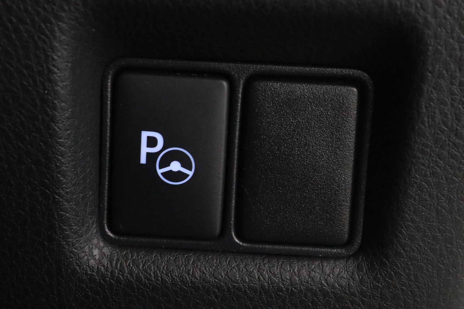 Used Toyota C-HR 2020 for sale - 76294463: Photo 16