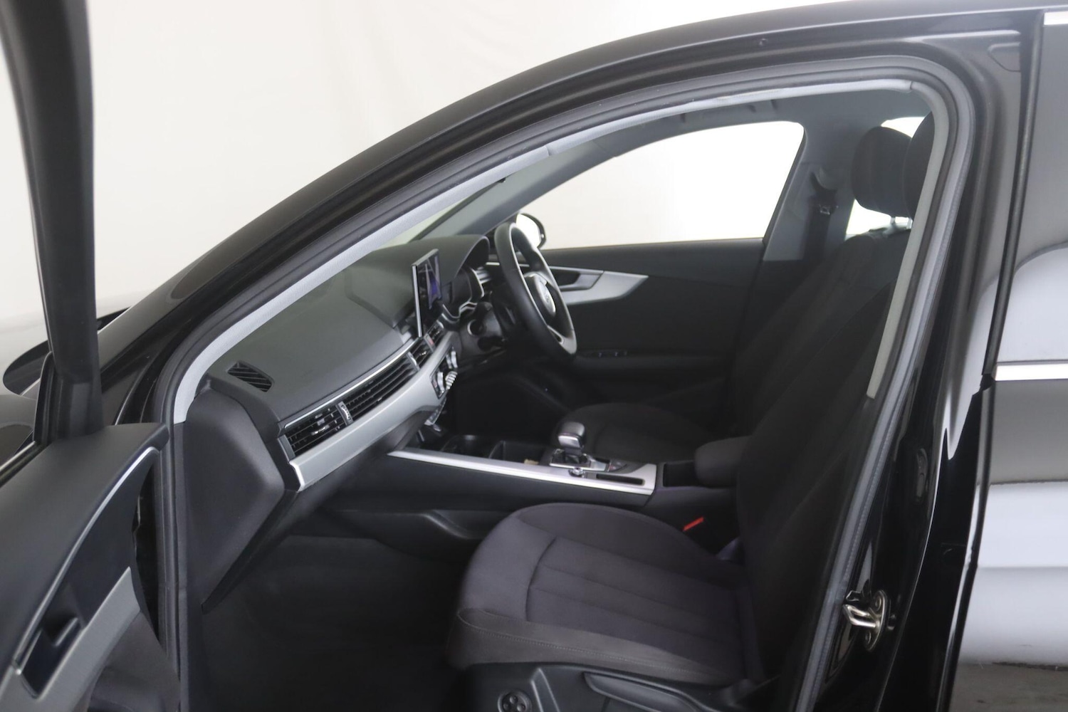 Used Audi A4 2021 for sale - 77440460: Photo 9