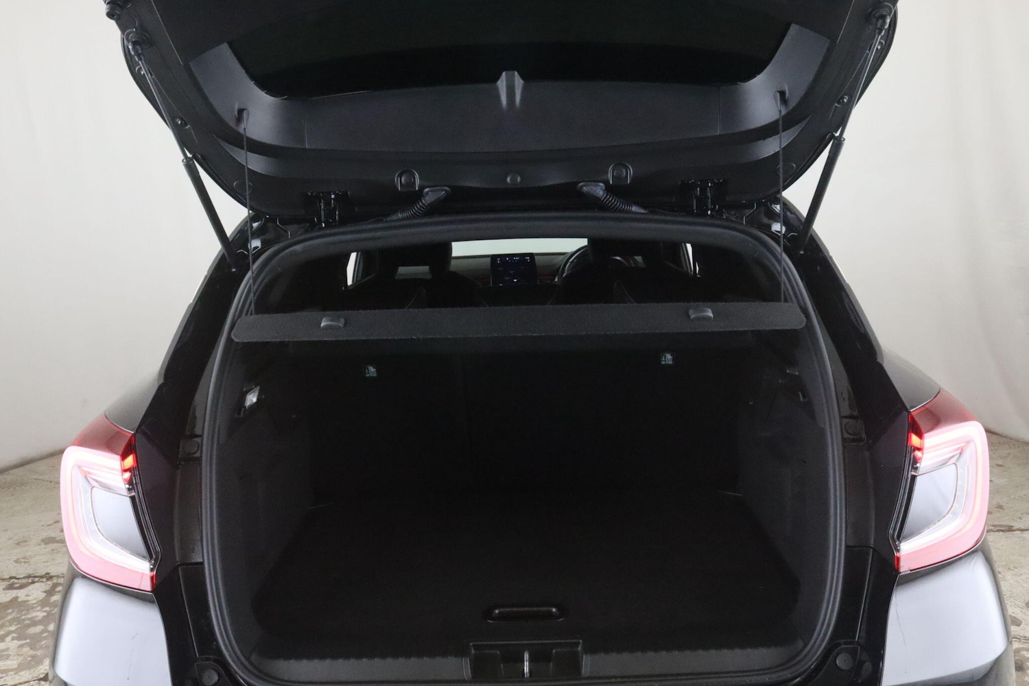 Used Renault Captur 2022 for sale - 76886730: Photo 14