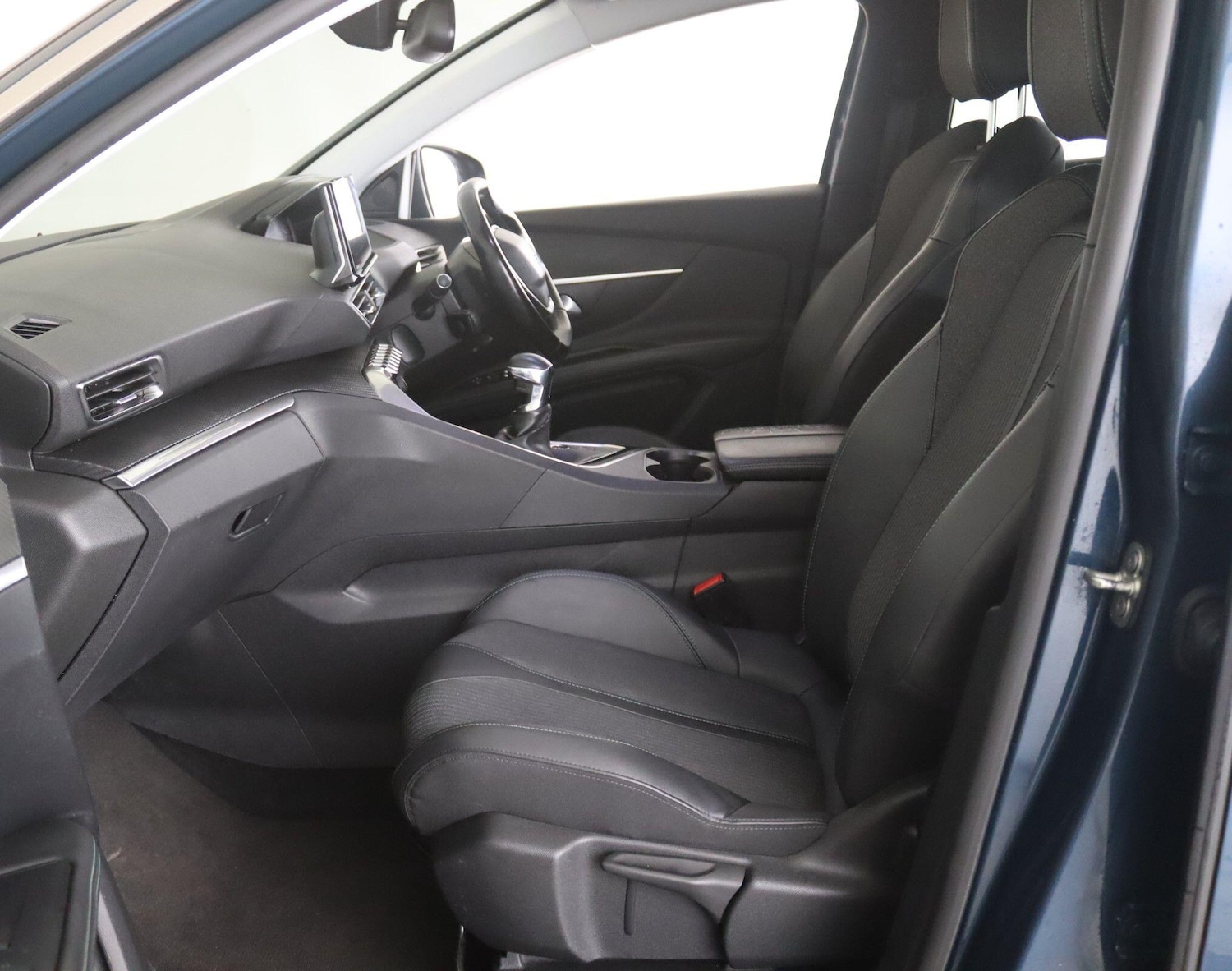 Used Peugeot 3008 2021 for sale - 77074216: Photo 11