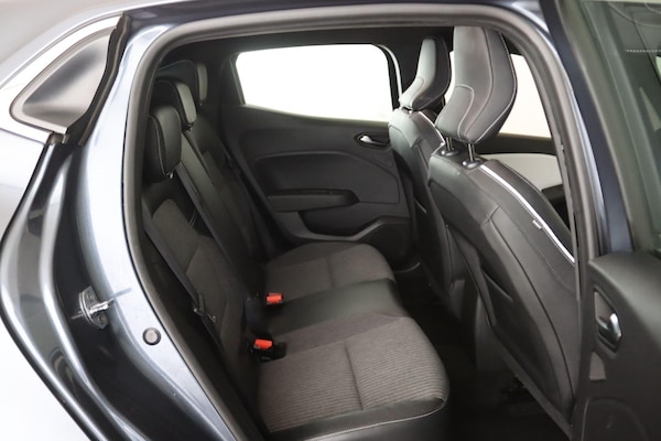 Used Renault Clio 2021 for sale - 76123106: Photo 11