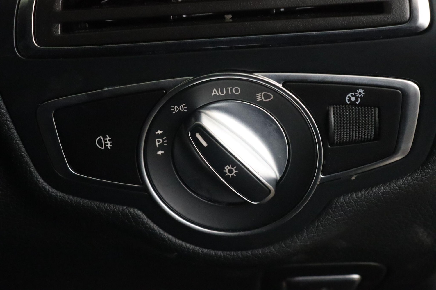 Used Mercedes-Benz C Class 2020 for sale - 77081926: Photo 16