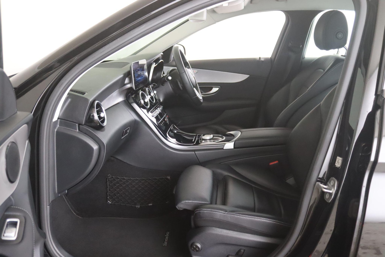 Used Mercedes-Benz C Class 2020 for sale - 77081926: Photo 8