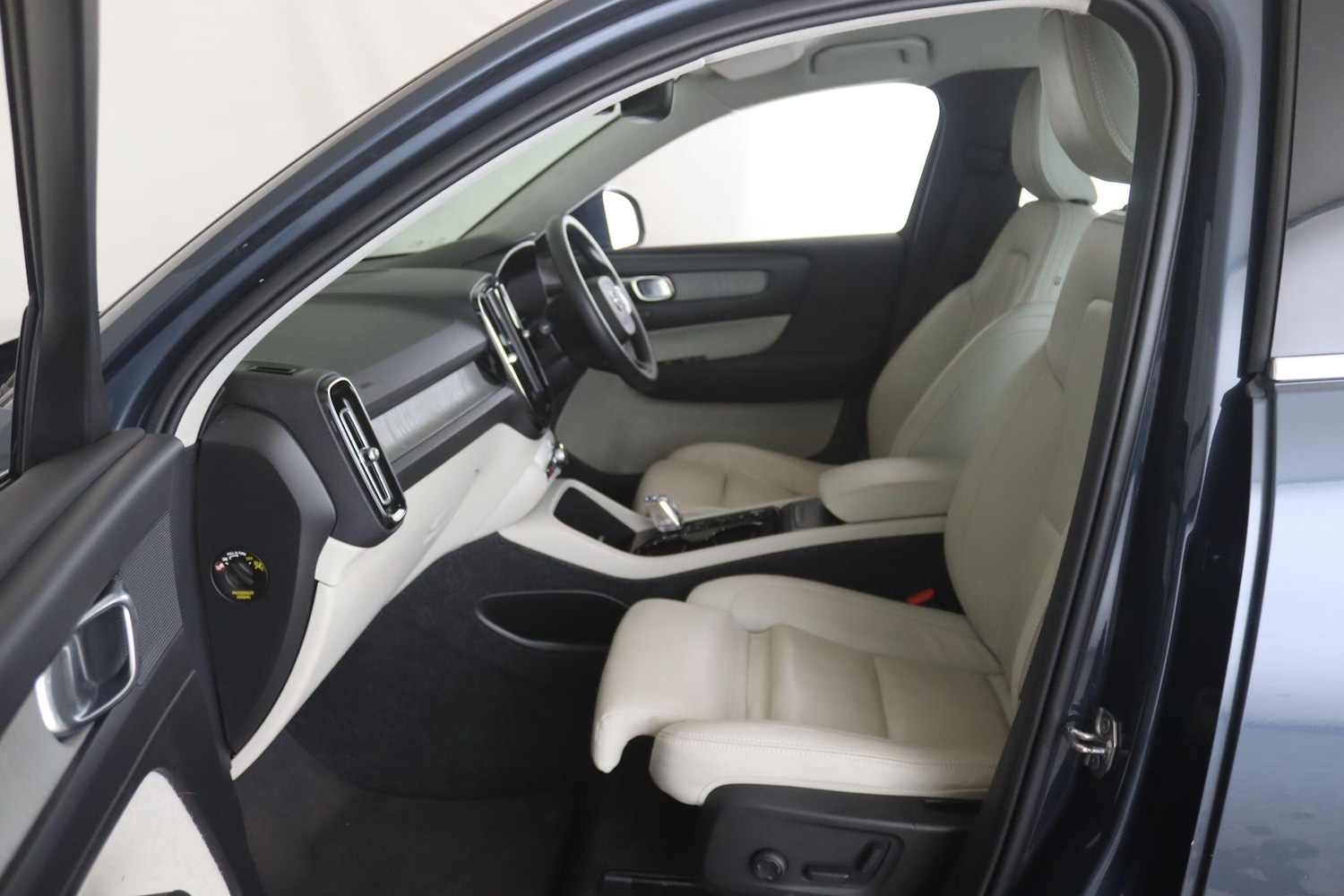 Used Volvo XC40 2020 for sale - 77190922: Photo 11