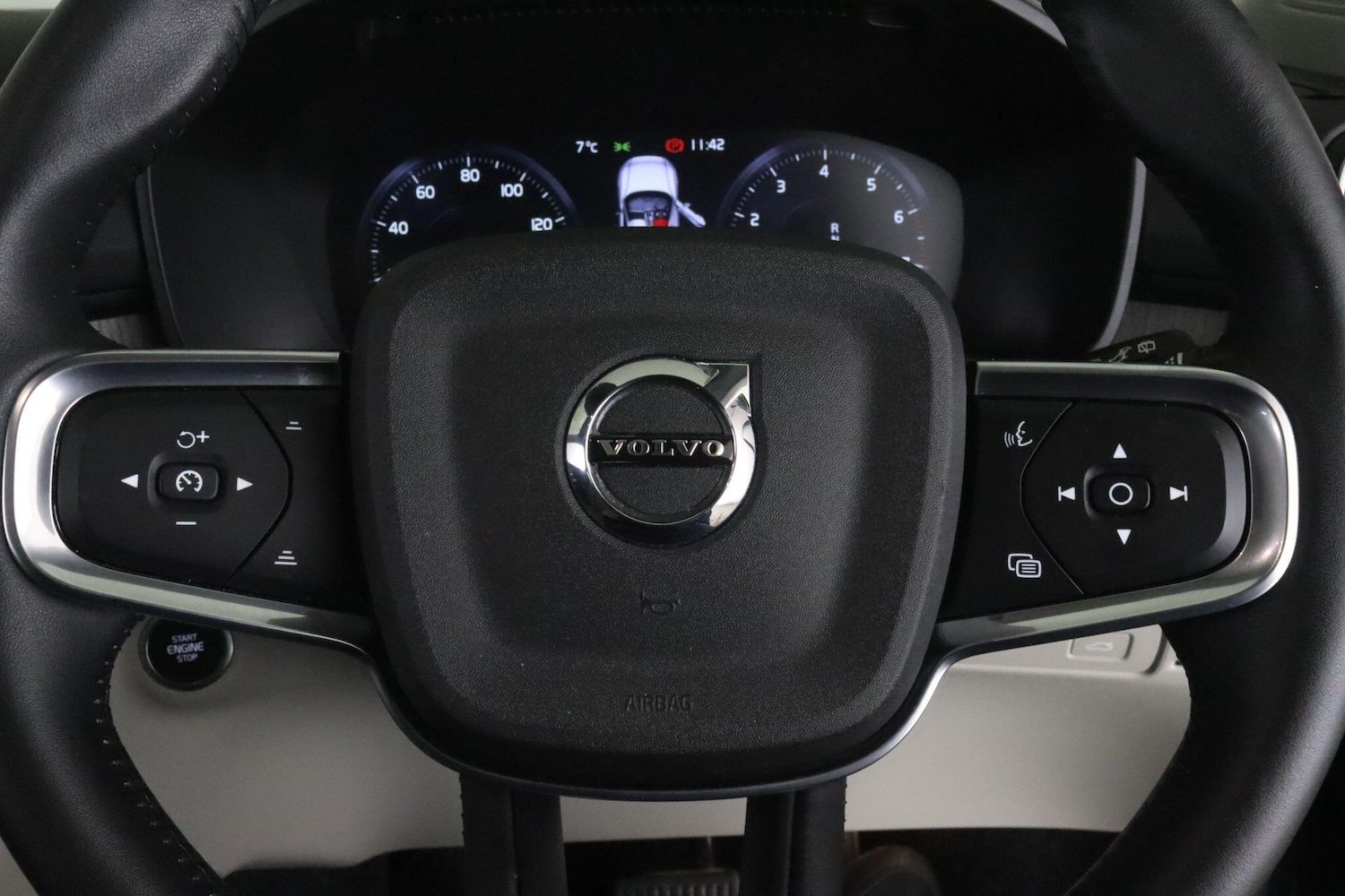 Used Volvo XC40 2020 for sale - 77190922: Photo 21