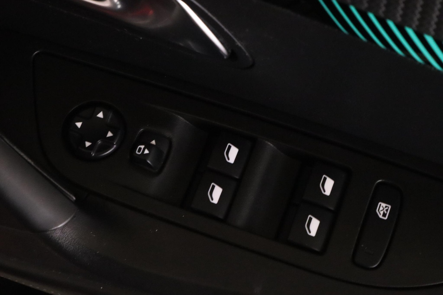 Used Peugeot 2008 2021 for sale - 76646144: Photo 18