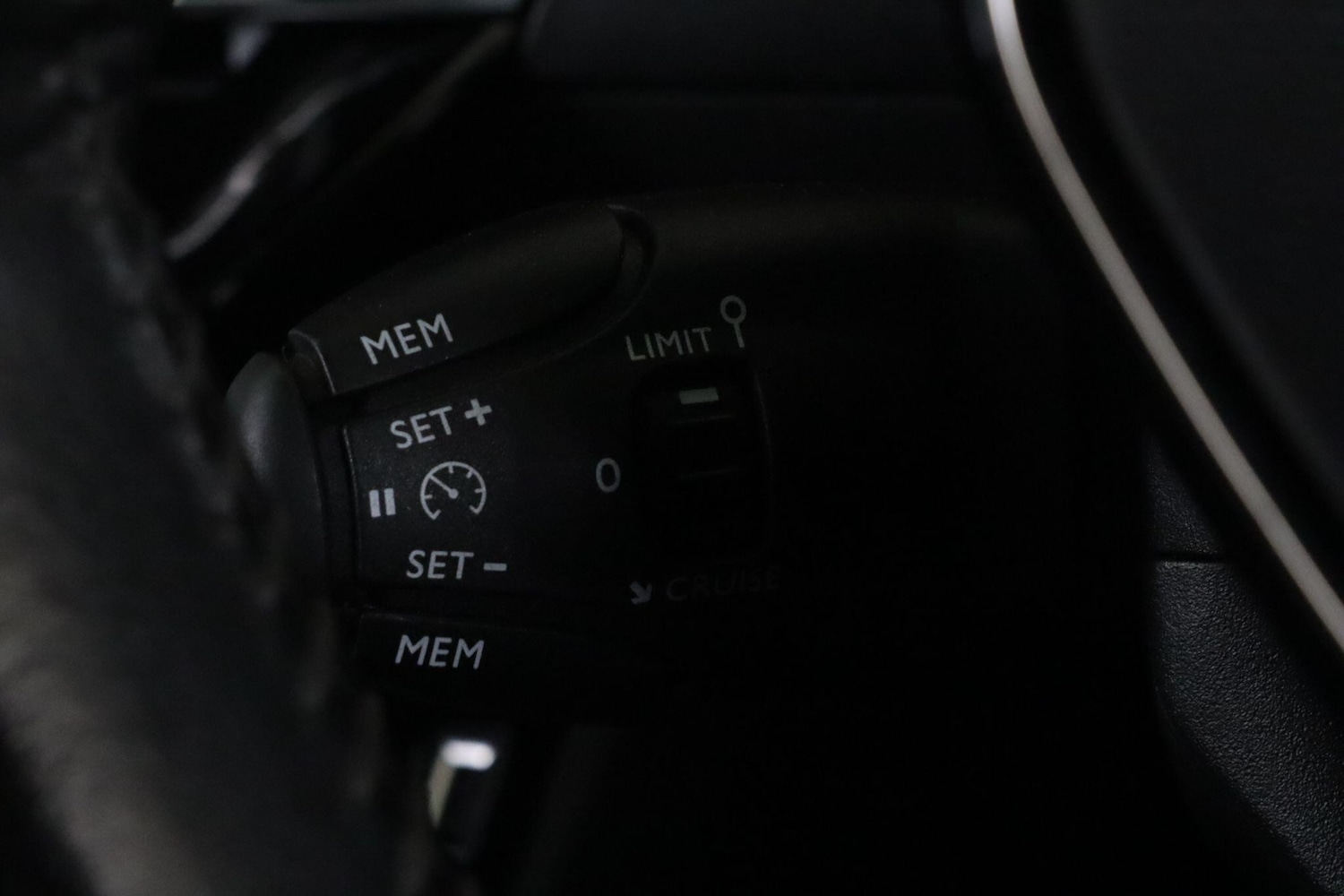 Used Peugeot 2008 2021 for sale - 76646144: Photo 21