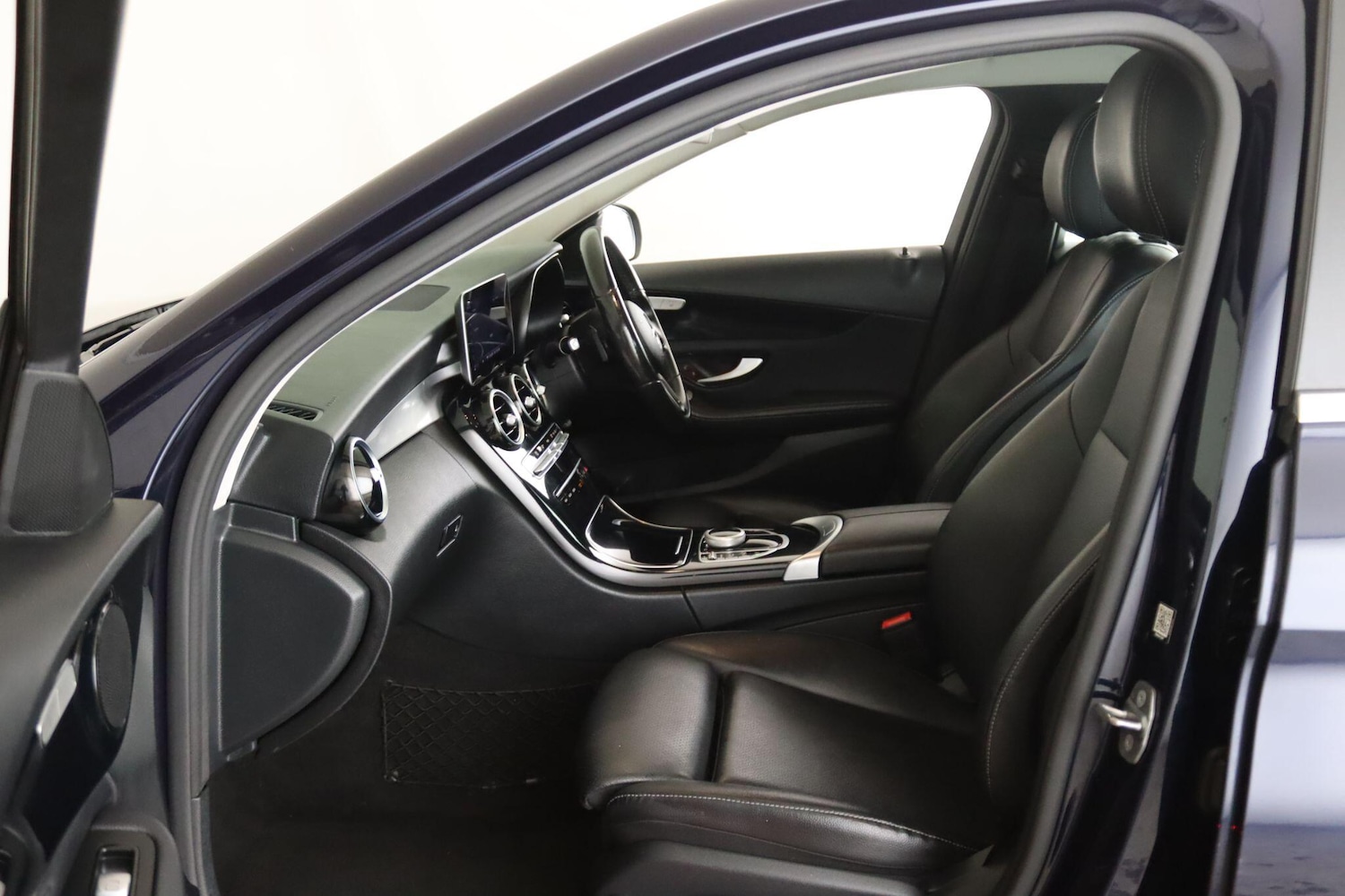 Used Mercedes-Benz C Class 2019 for sale - 76153187: Photo 11