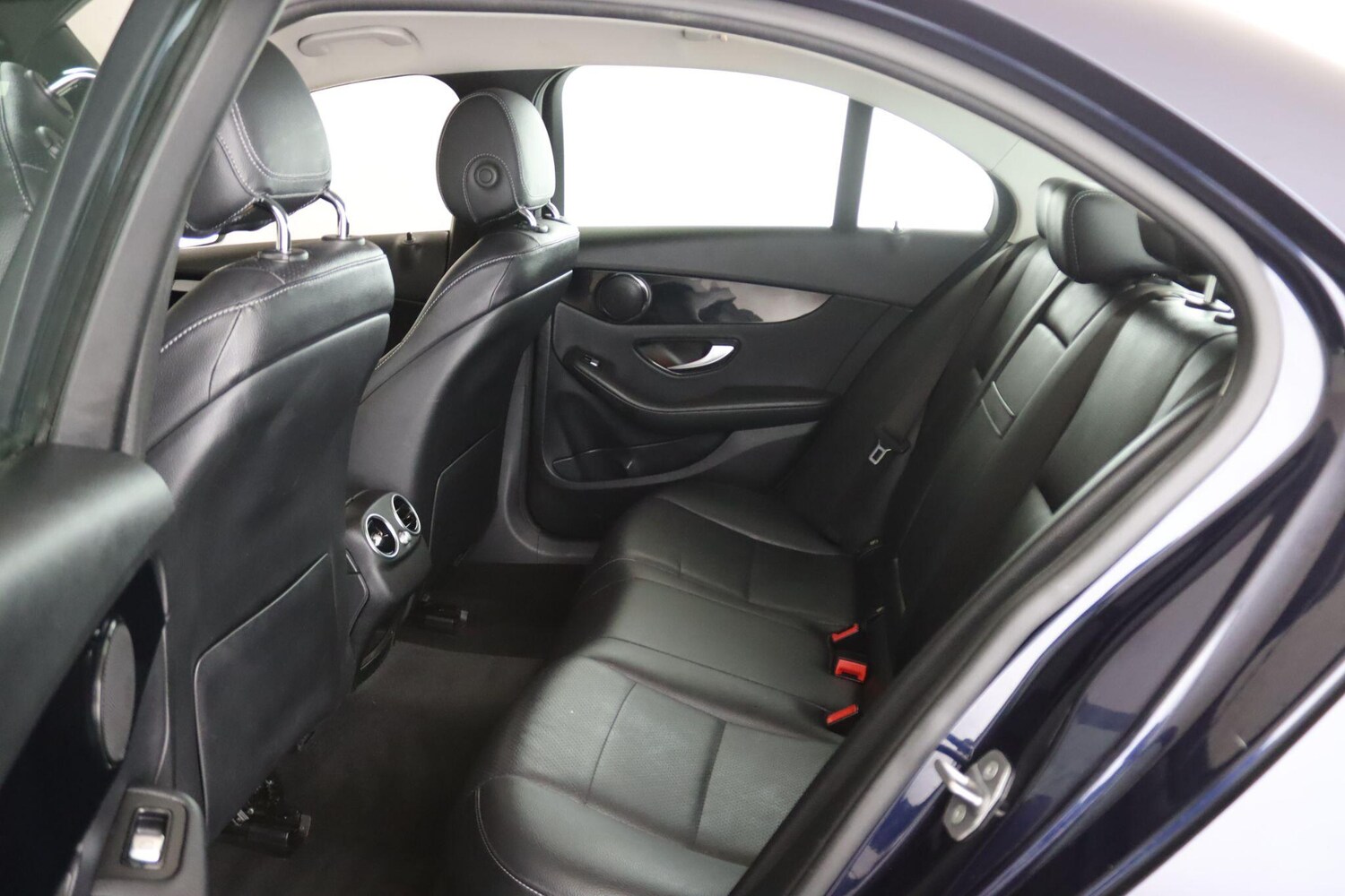Used Mercedes-Benz C Class 2019 for sale - 76153187: Photo 12