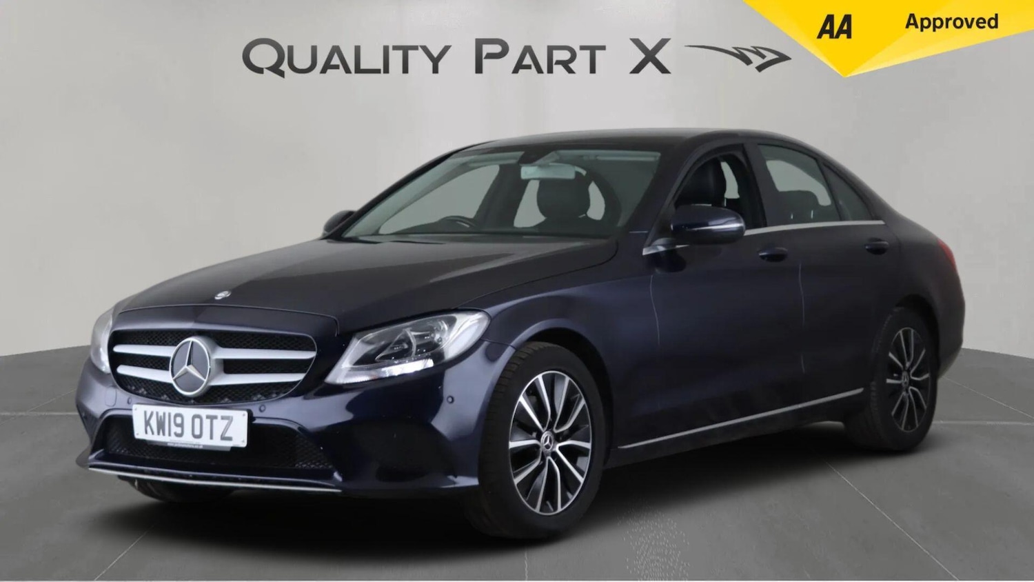 Used Mercedes-Benz C Class 2019 for sale - 76153187: Photo 3