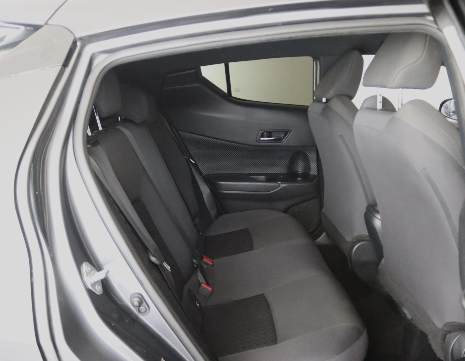 Used Toyota C-HR 2023 for sale - 76083848: Photo 12