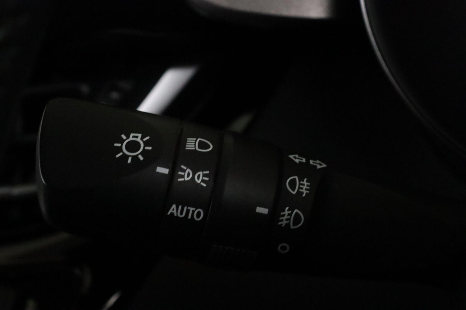 Used Toyota C-HR 2023 for sale - 76083848: Photo 19
