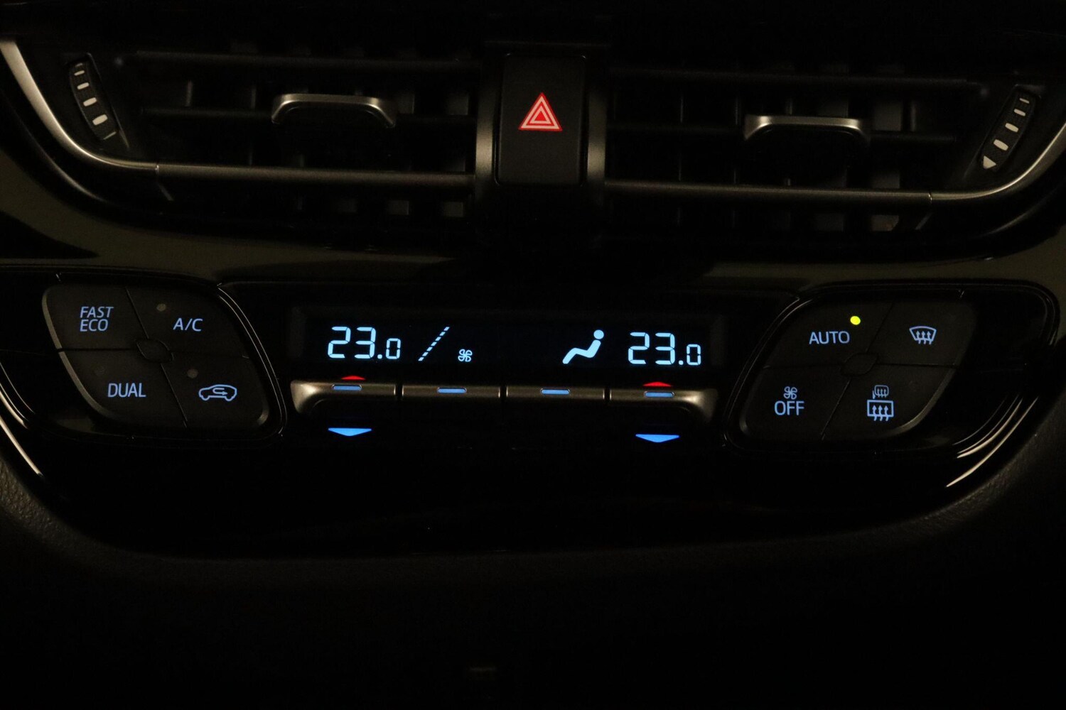 Used Toyota C-HR 2023 for sale - 76083848: Photo 20