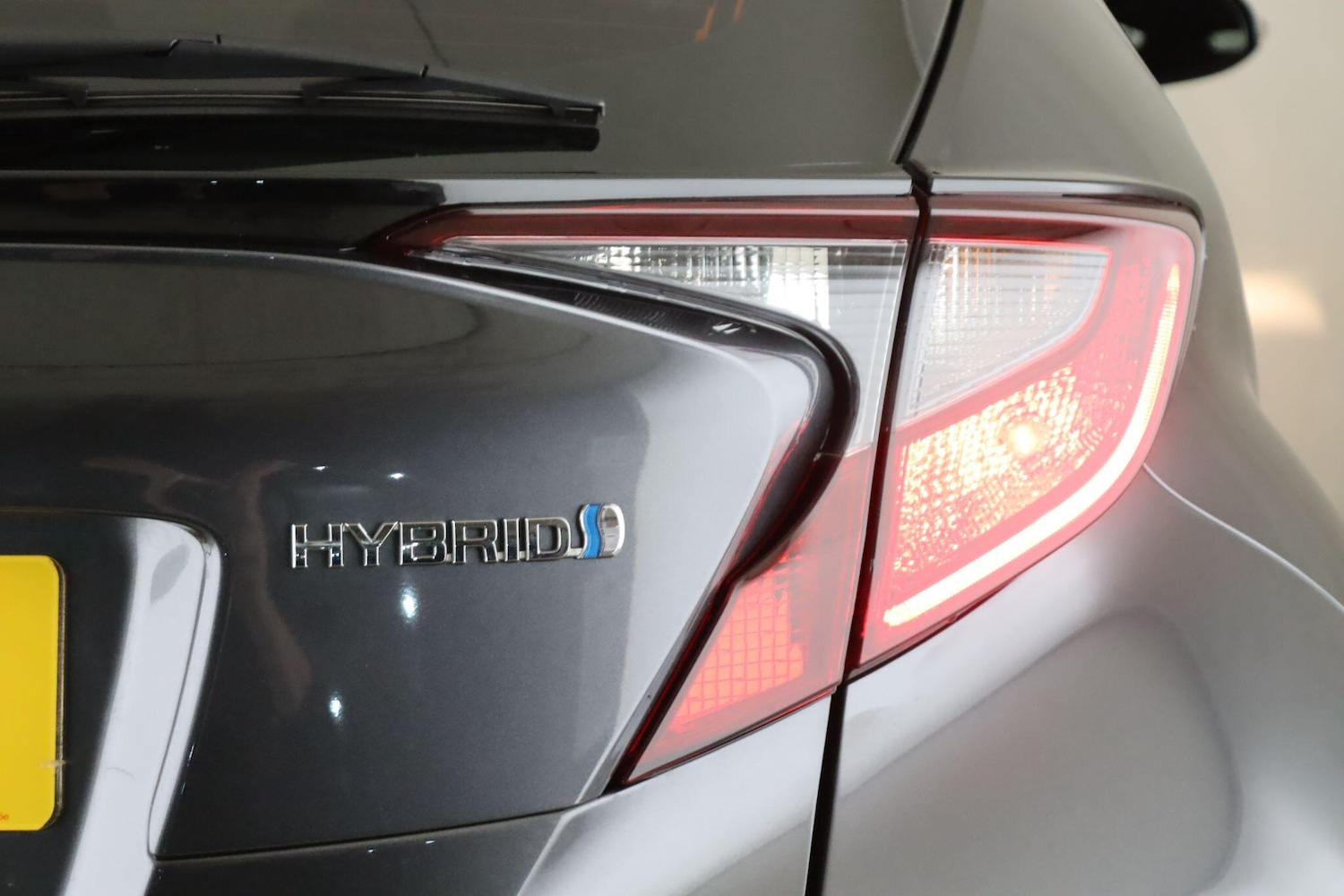 Used Toyota C-HR 2023 for sale - 76083848: Photo 8