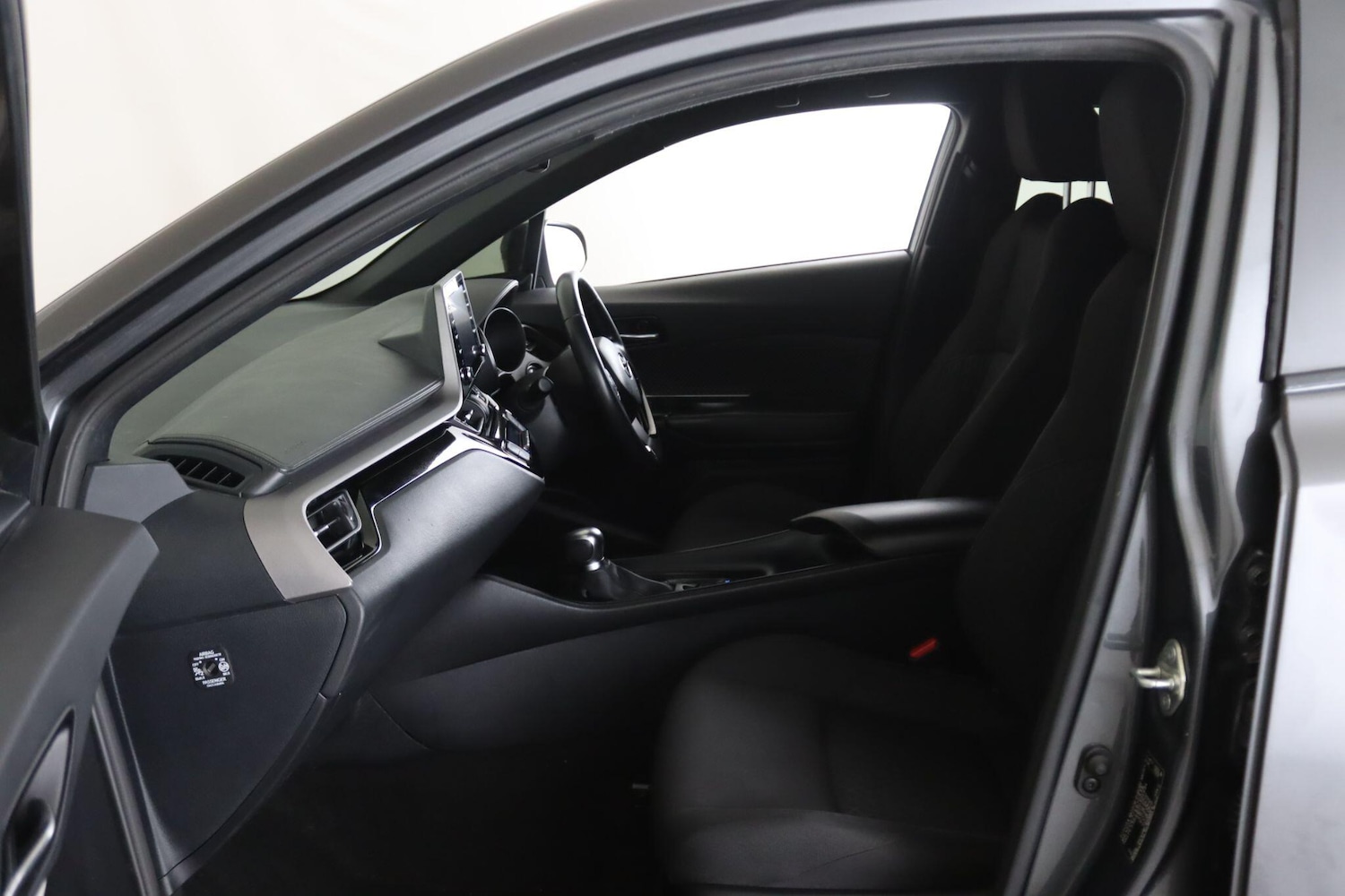 Used Toyota C-HR 2023 for sale - 76083848: Photo 9