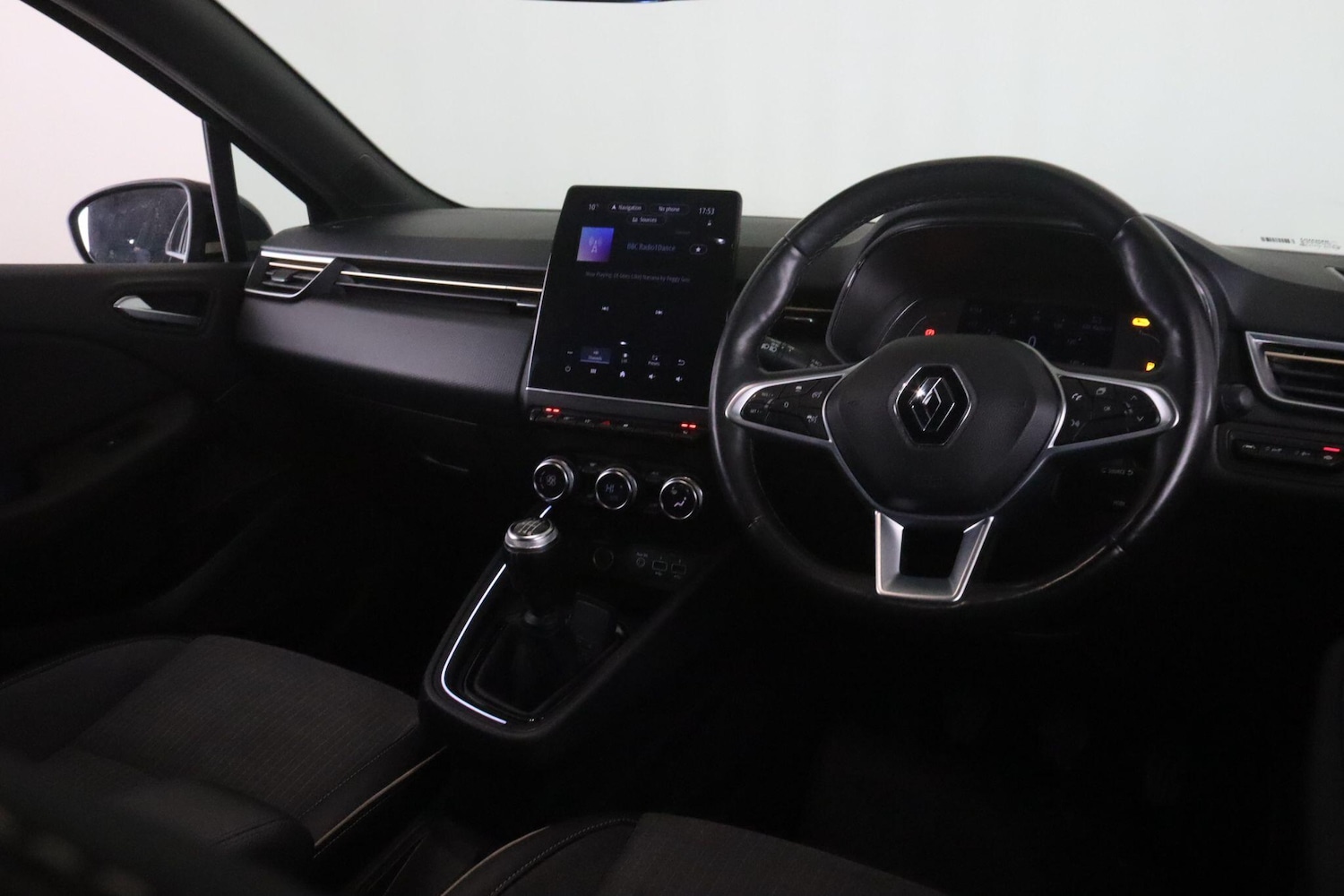 Used Renault Clio 2021 for sale - 77359056: Photo 12