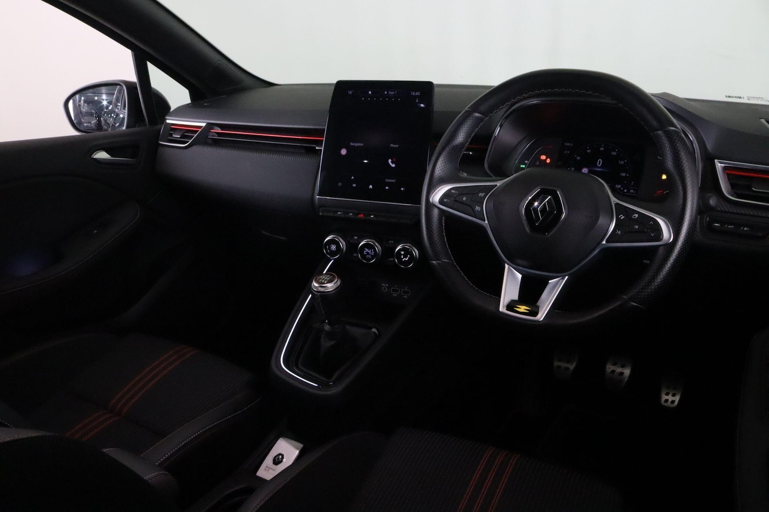 Used Renault Clio 2022 for sale - 76572768: Photo 16