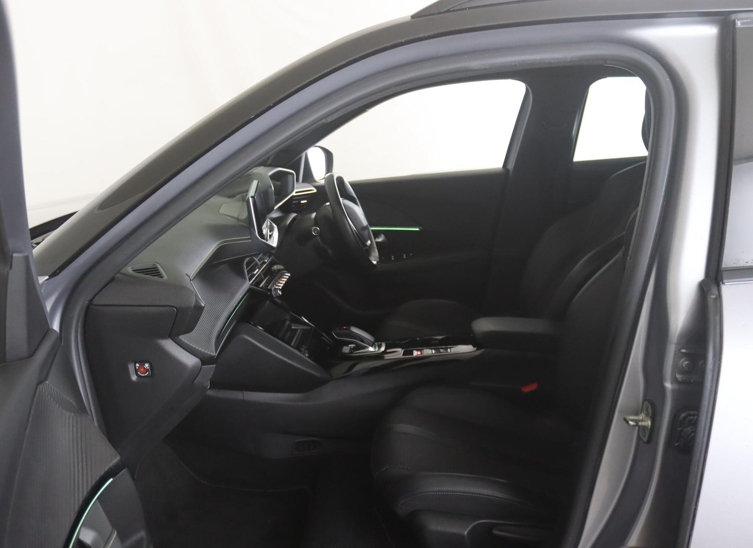 Used Peugeot 2008 2021 for sale - 77586774: Photo 9