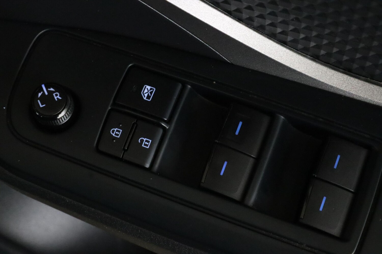 Used Toyota C-HR 2021 for sale - 76159218: Photo 16