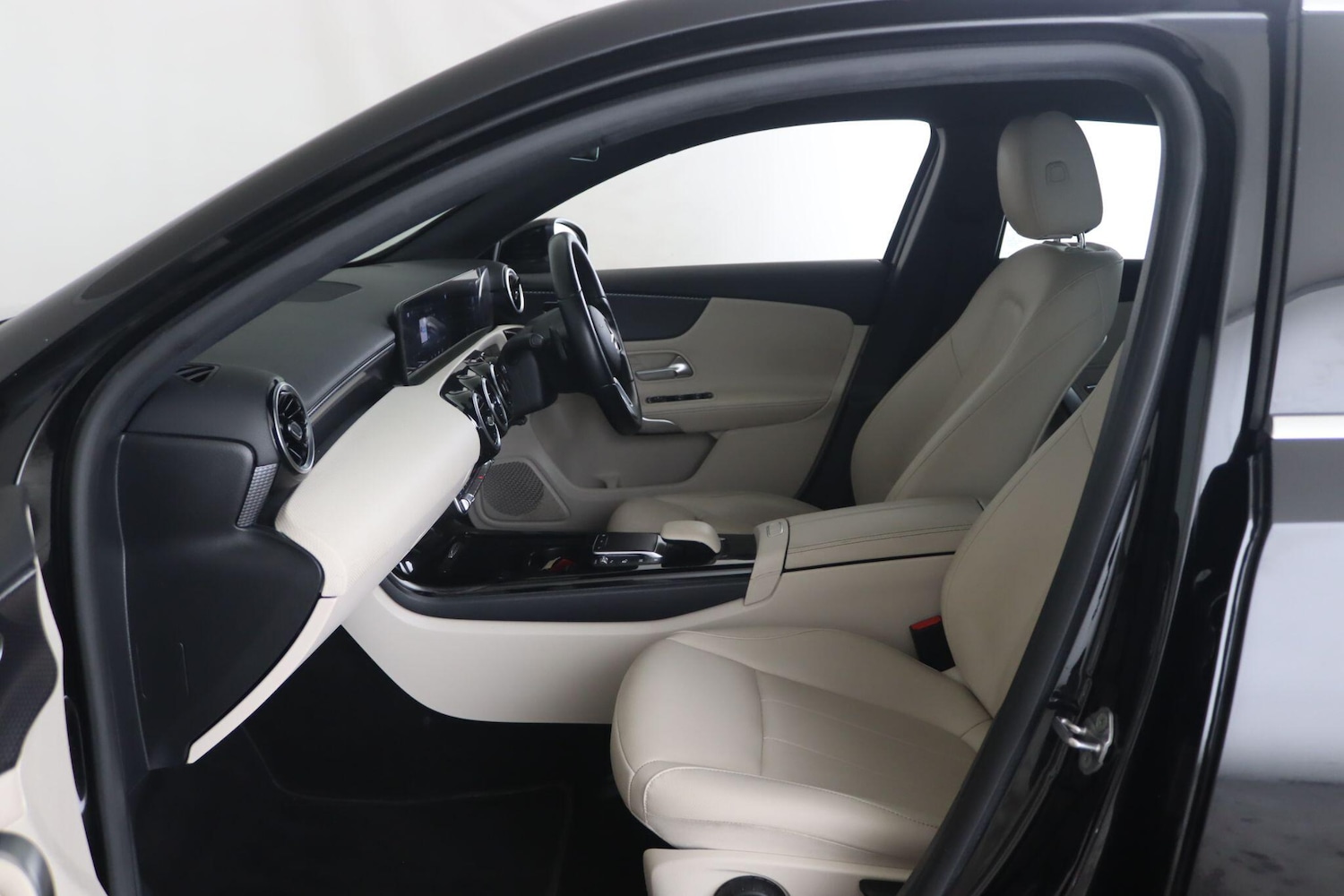 Used Mercedes-Benz A-Class 2021 for sale - 76399215: Photo 8