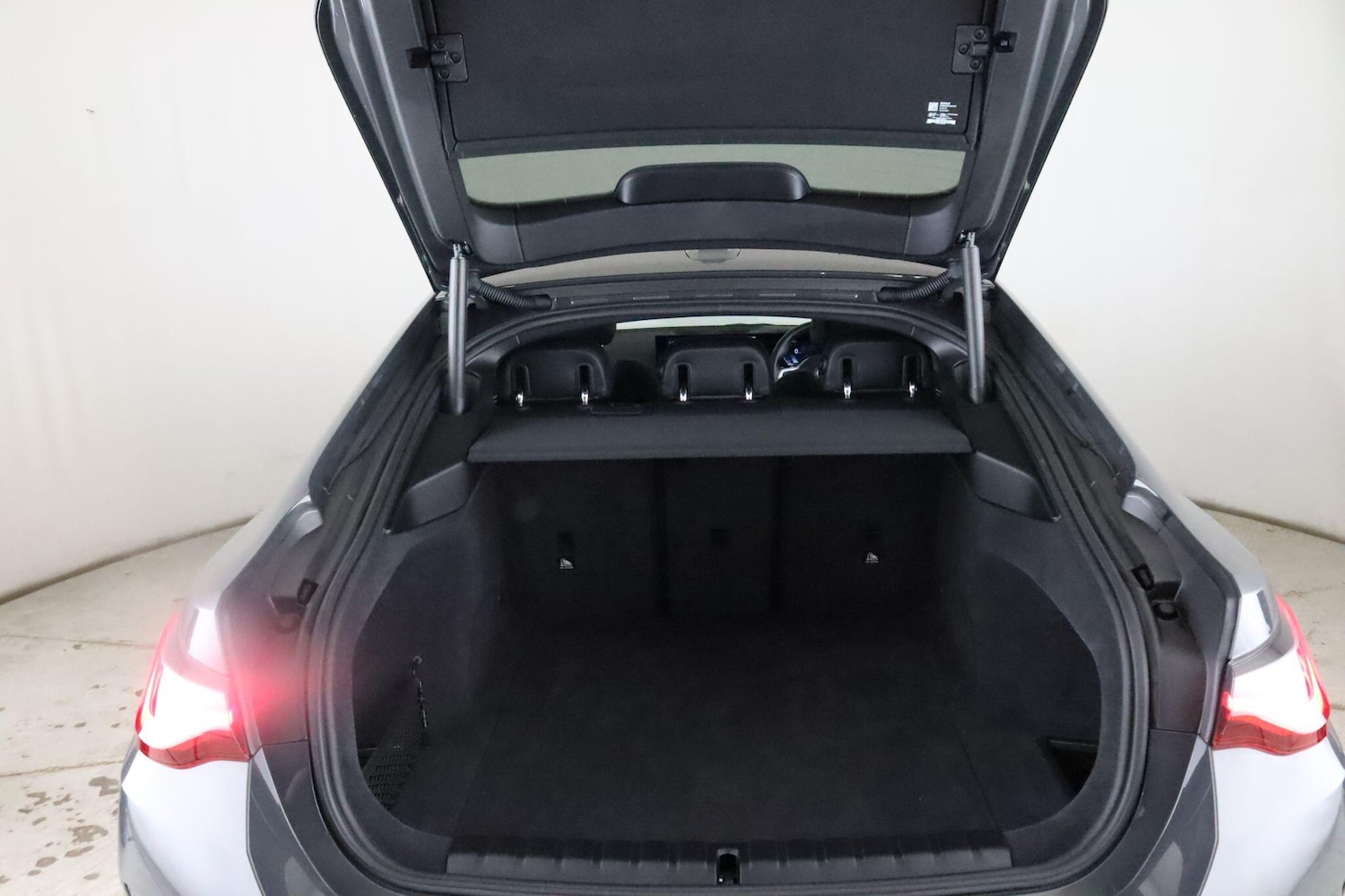 Used BMW i4 2024 for sale - 77143485: Photo 13