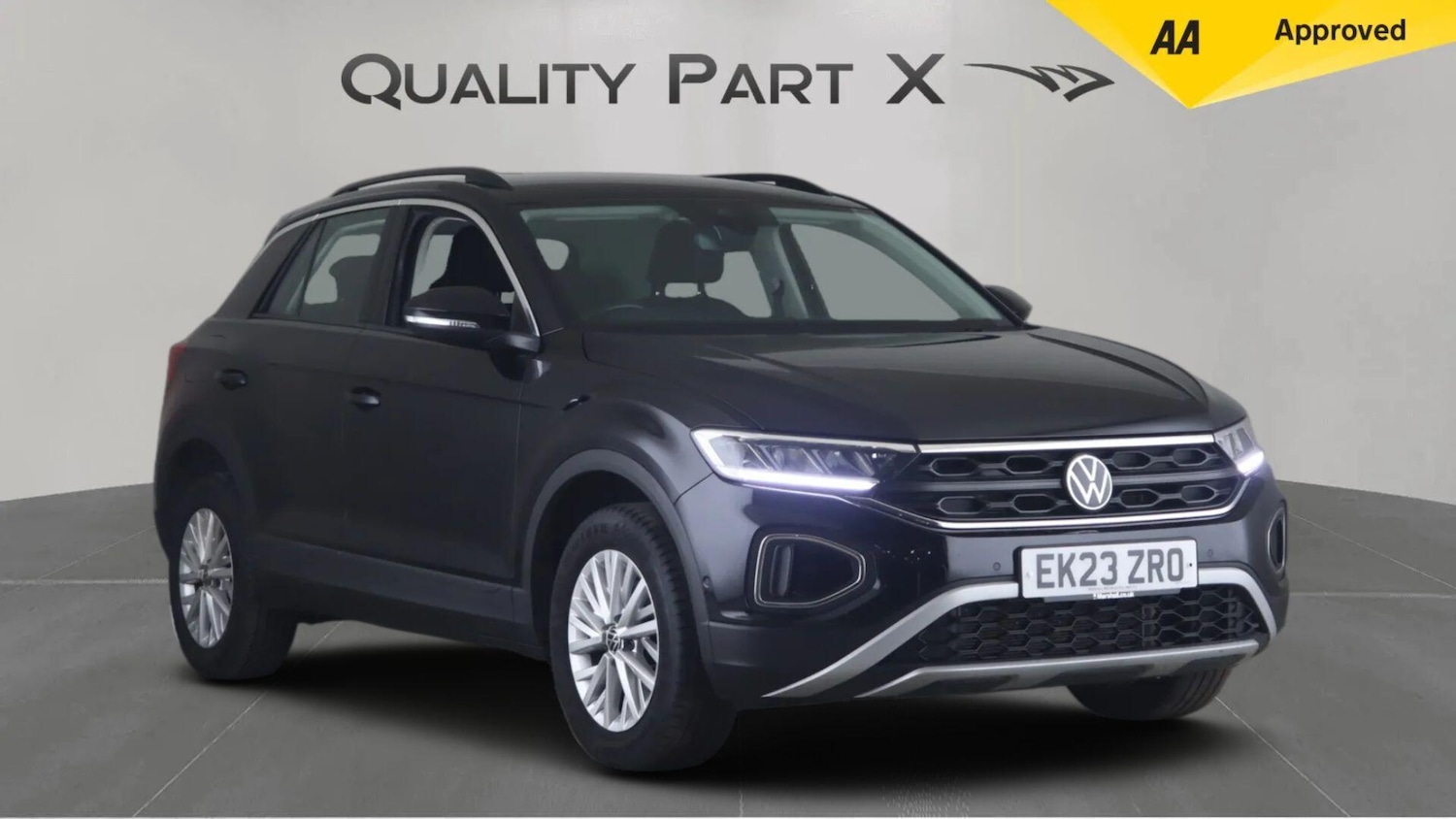 Used Volkswagen T-Roc 2023 for sale - 76270028: Photo 1