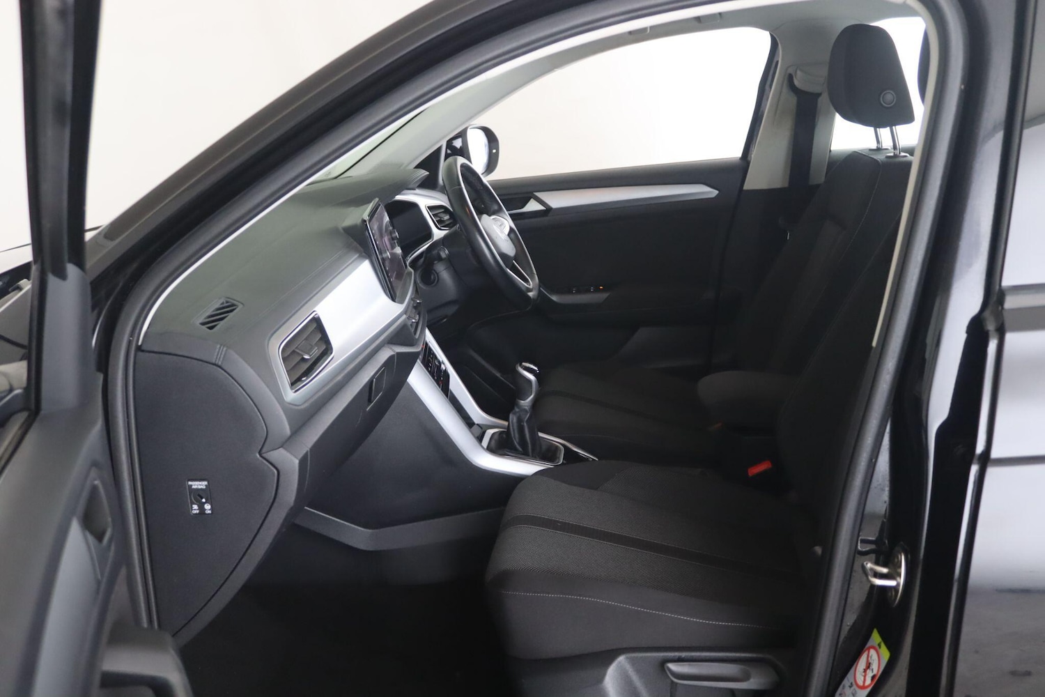 Used Volkswagen T-Roc 2023 for sale - 76270028: Photo 11