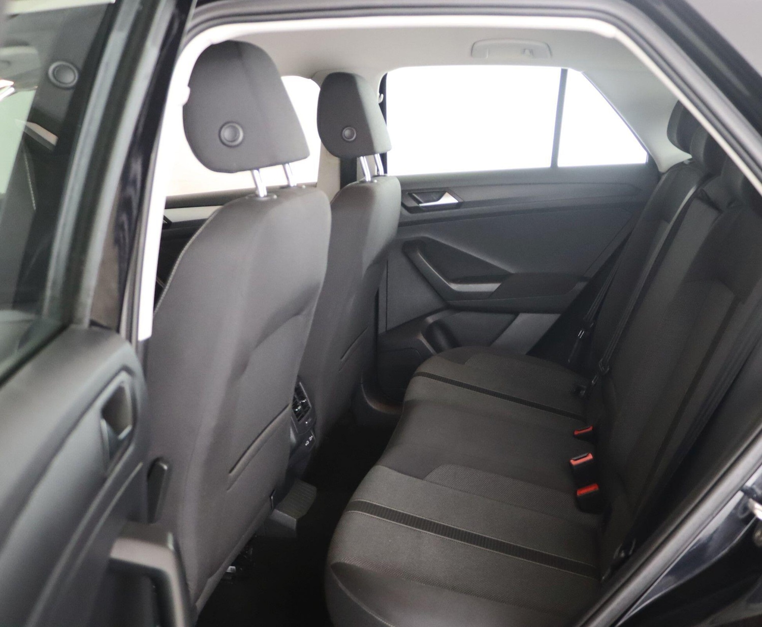 Used Volkswagen T-Roc 2023 for sale - 76270028: Photo 12