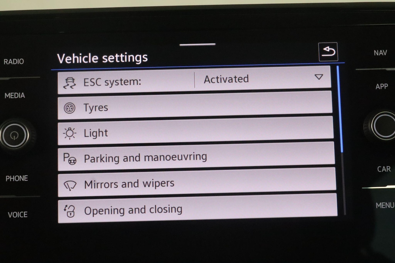 Used Volkswagen T-Roc 2023 for sale - 76270028: Photo 31