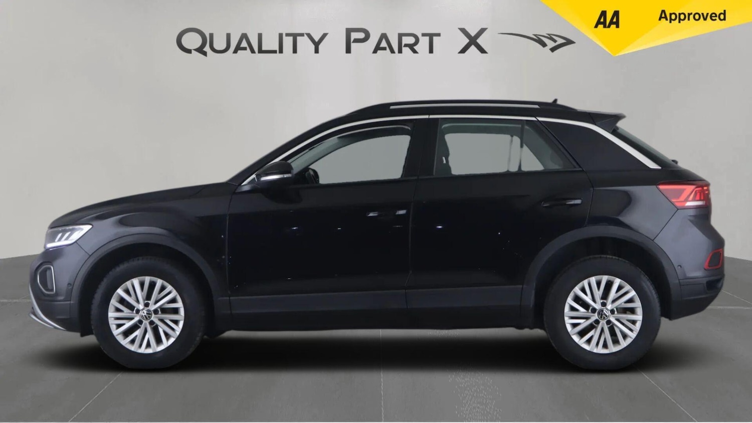 Used Volkswagen T-Roc 2023 for sale - 76270028: Photo 4