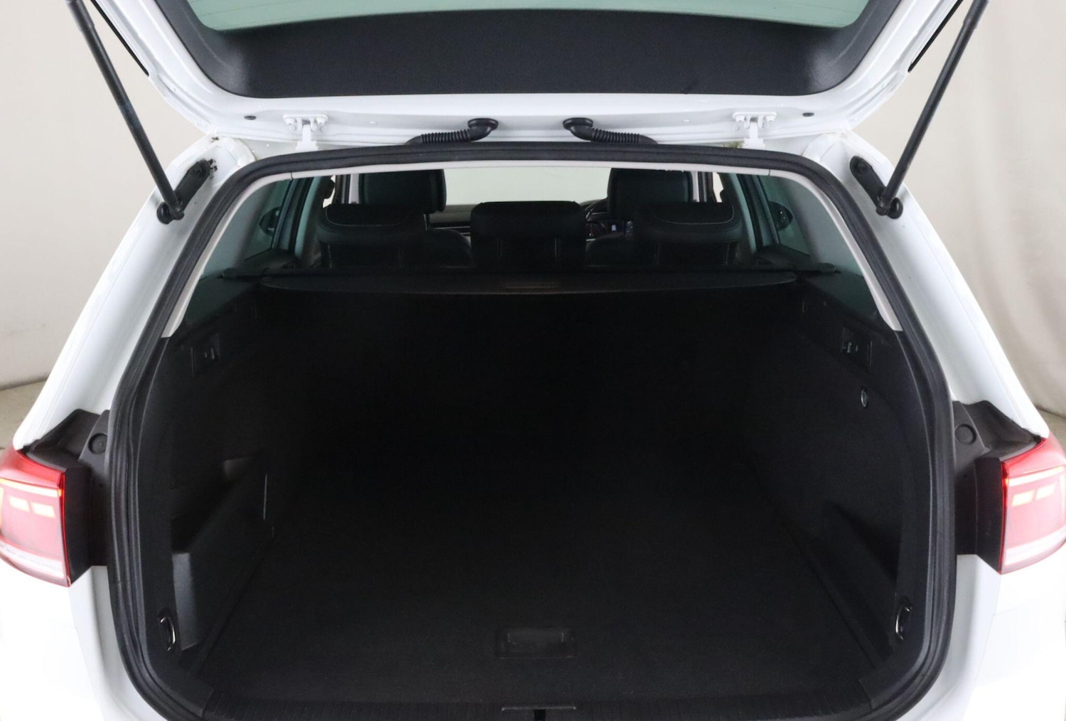 Used Volkswagen Passat 2020 for sale - 76349530: Photo 14