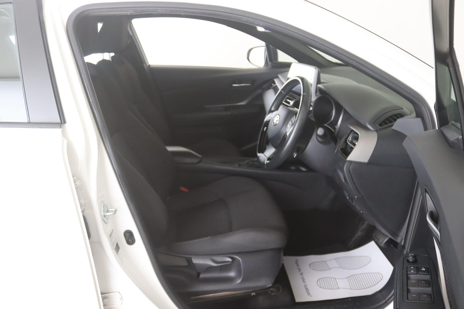 Used Toyota C-HR 2021 for sale - 76786639: Photo 14