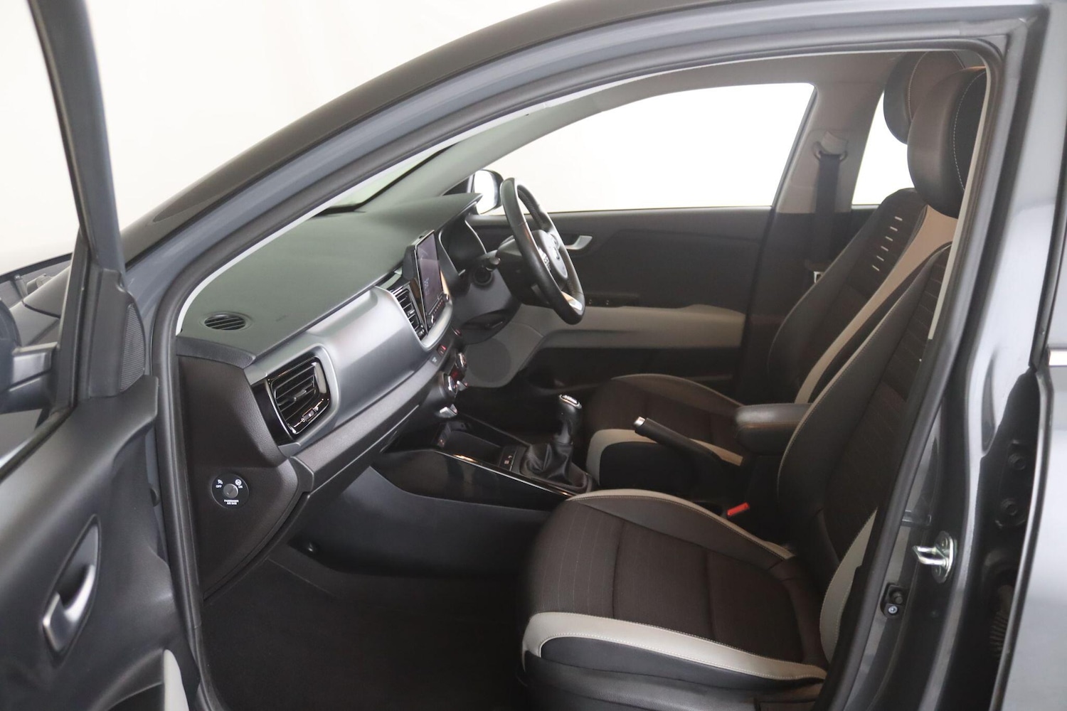 Used Kia Stonic 2021 for sale - 77306271: Photo 11
