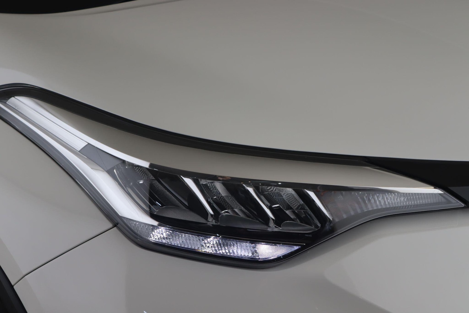Used Toyota C-HR 2020 for sale - 76270850: Photo 9