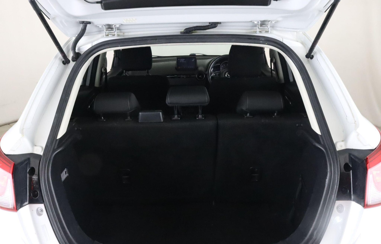 Used Mazda Mazda2 2019 for sale - 76306430: Photo 11