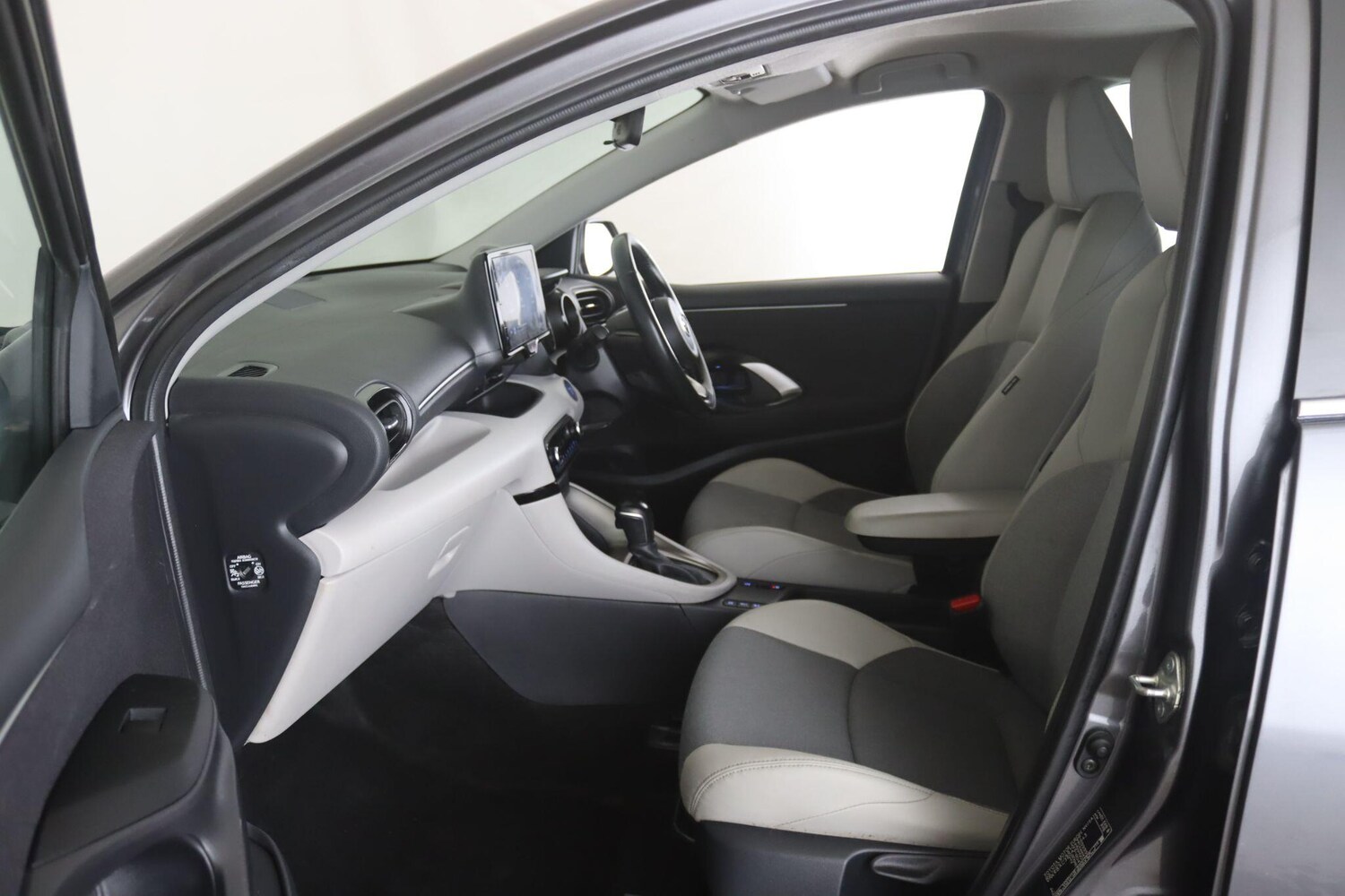 Used Toyota Yaris 2022 for sale - 76824084: Photo 11