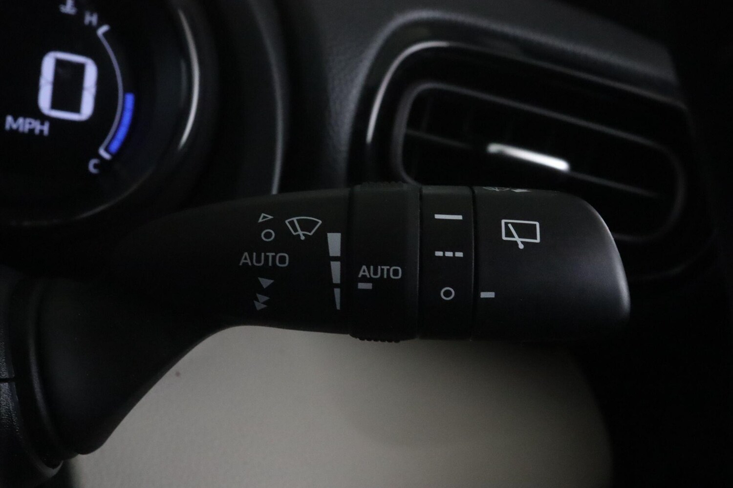 Used Toyota Yaris 2022 for sale - 76824084: Photo 21