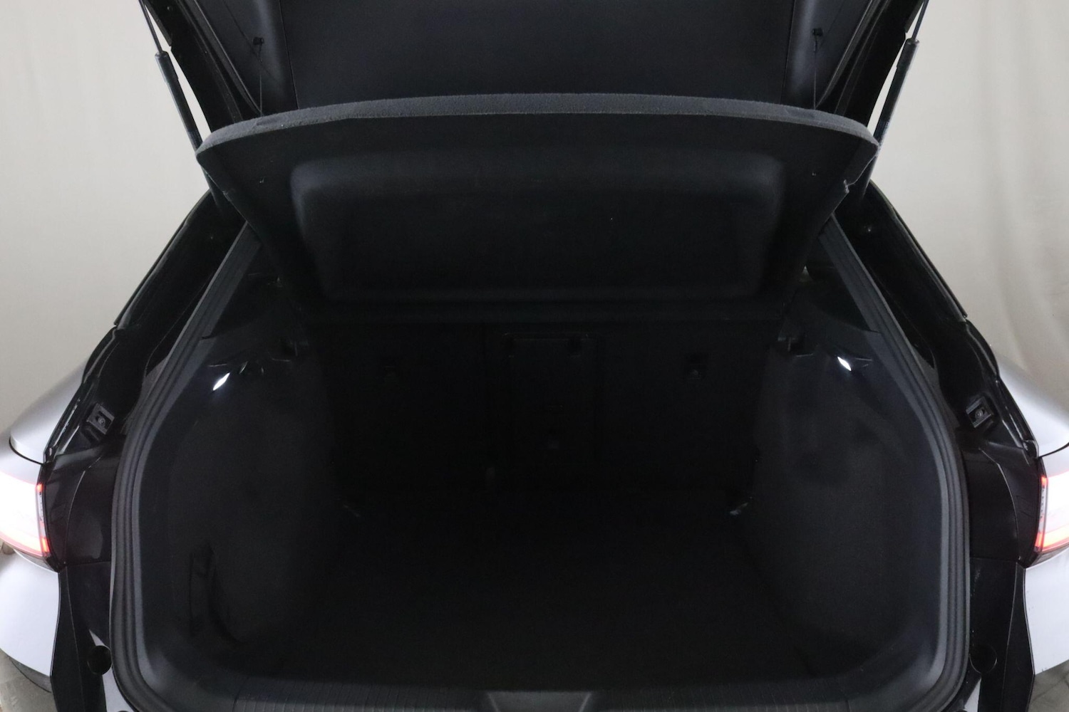 Used Volkswagen ID.4 2022 for sale - 76913300: Photo 13